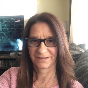 Meet your Posher, Lois